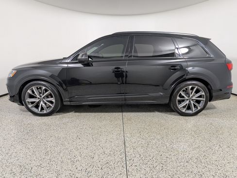 Certified 2023 Audi SQ7 Premium Plus w/ Executive Package AWD/4WD image 4