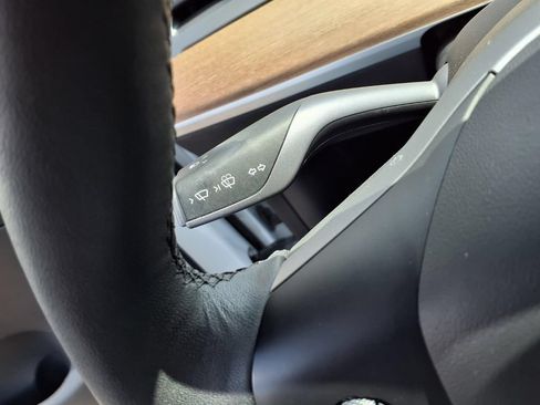 Used 2022 Tesla Model Y Performance AWD/4WD image 9