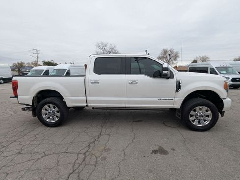 Used 2019 Ford F350 Platinum w/ Platinum Ultimate Package image 2