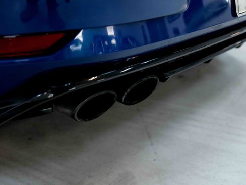 Used 2018 Volkswagen Golf R 4-Door image 27