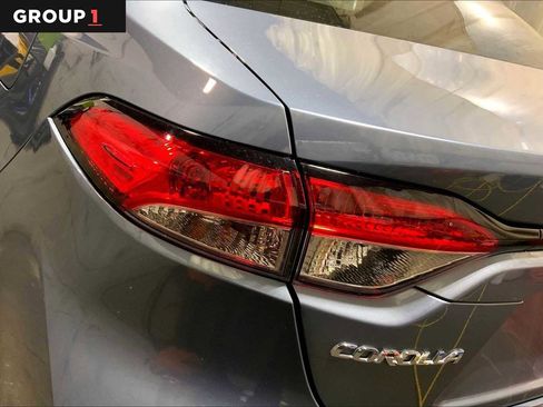 Used 2021 Toyota Corolla LE image 28