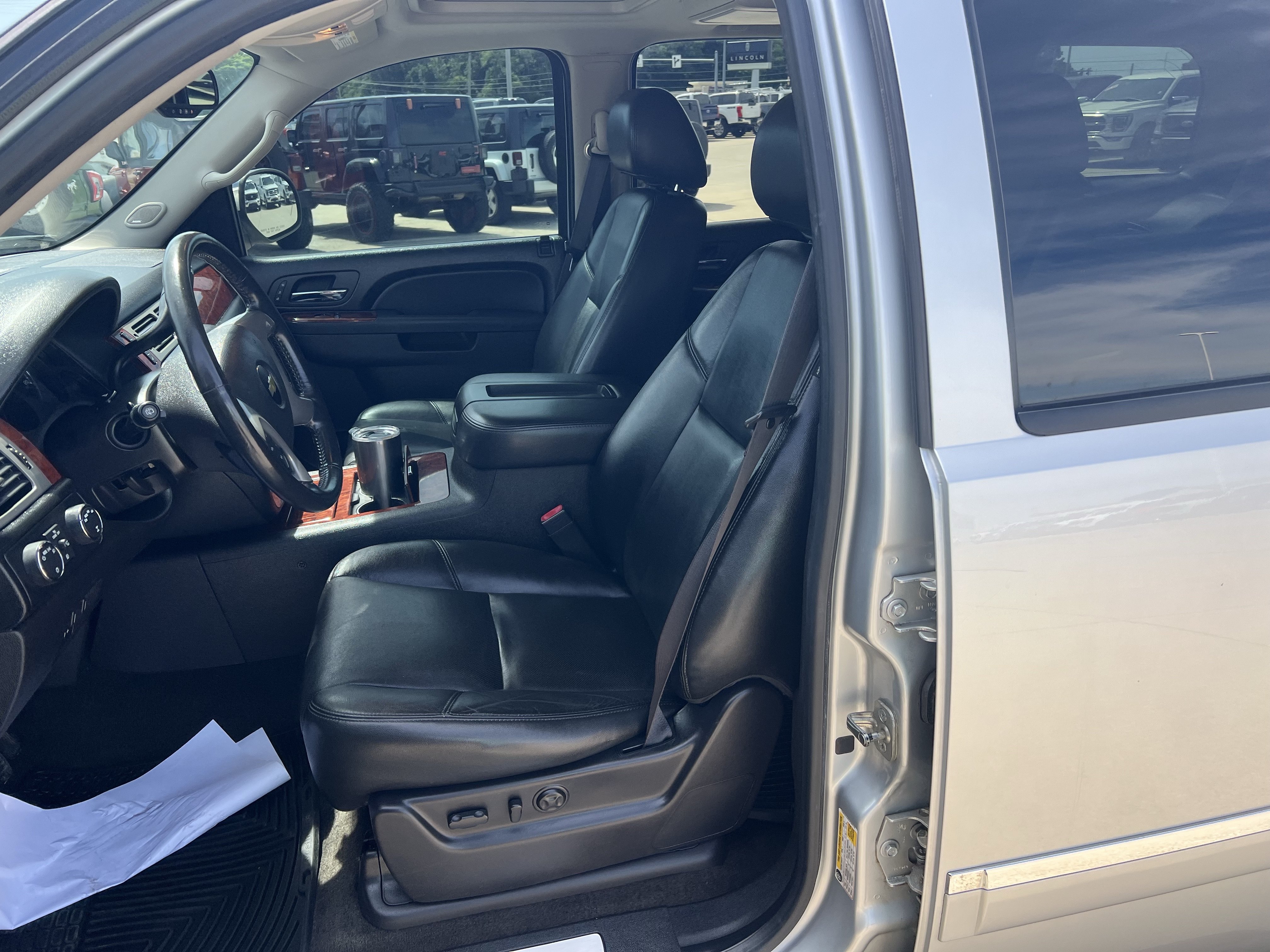 Used 2012 Chevrolet Tahoe LTZ AWD/4WD image 14