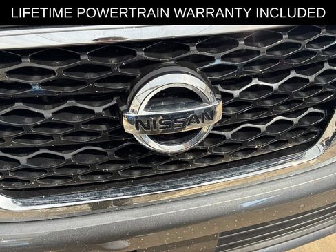Used 2020 Nissan Armada Platinum w/ Captain's Chairs Package RWD image 2