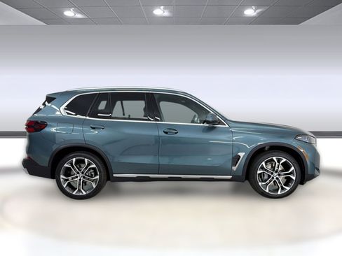New 2026 BMW X5 xDrive40i w/ Climate Comfort Package image 8