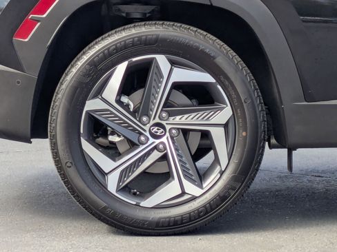 Certified 2024 Hyundai Tucson Limited AWD/4WD image 9