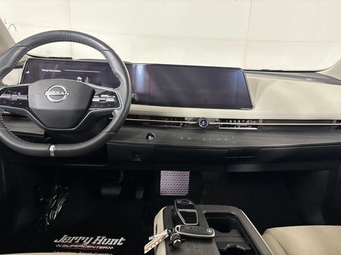 Used 2023 Nissan Ariya FWD image 21