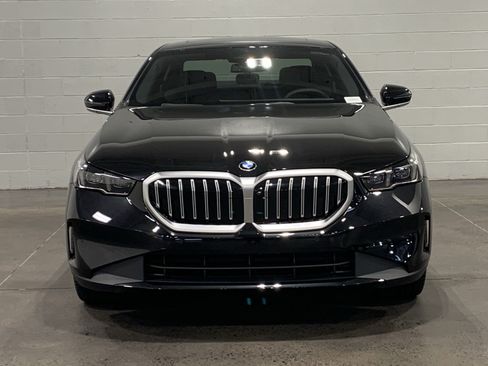 Used 2026 BMW 530i w/ Premium Package RWD image 2