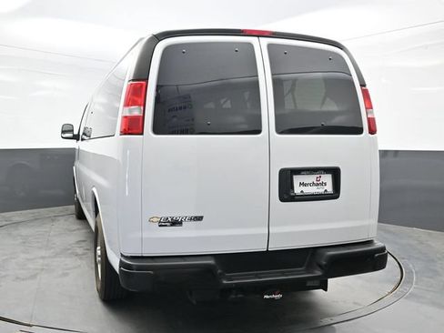 Used 2024 Chevrolet Express 3500 LS RWD image 5