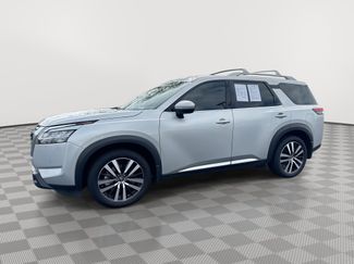 Used 2023 Nissan Pathfinder Platinum AWD/4WD video 1