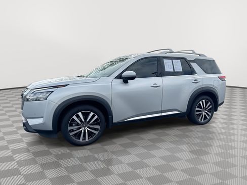 Used 2023 Nissan Pathfinder Platinum AWD/4WD image 1