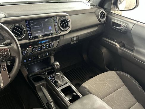 Used 2022 Toyota Tacoma TRD Sport image 23