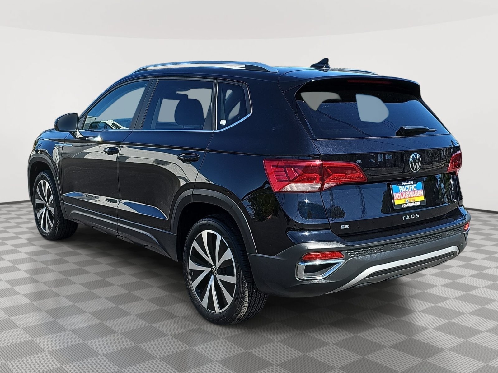 Used 2023 Volkswagen Taos SE FWD image 7