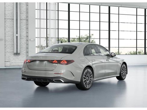 New 2026 Mercedes-Benz E 450 4MATIC Sedan image 21