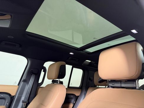 New 2026 Land Rover Defender 110 X-Dynamic SE AWD/4WD image 22