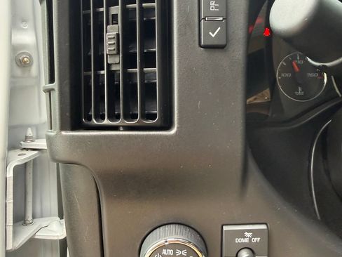 Used 2025 GMC Savana 3500 LT w/ LT Preferred Equipment Group RWD image 15