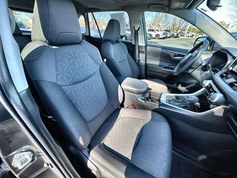 Used 2023 Toyota RAV4 XLE image 33