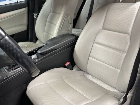 Used 2014 Mercedes-Benz C 250 Sedan image 13