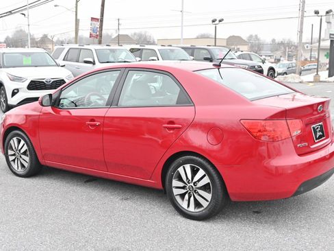 Used 2013 Kia Forte EX w/ Premium Pkg image 6