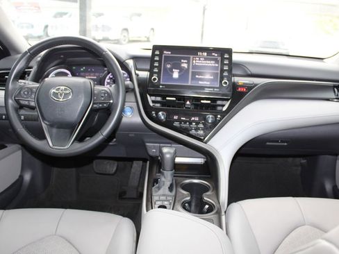 Used 2021 Toyota Camry XSE FWD image 27