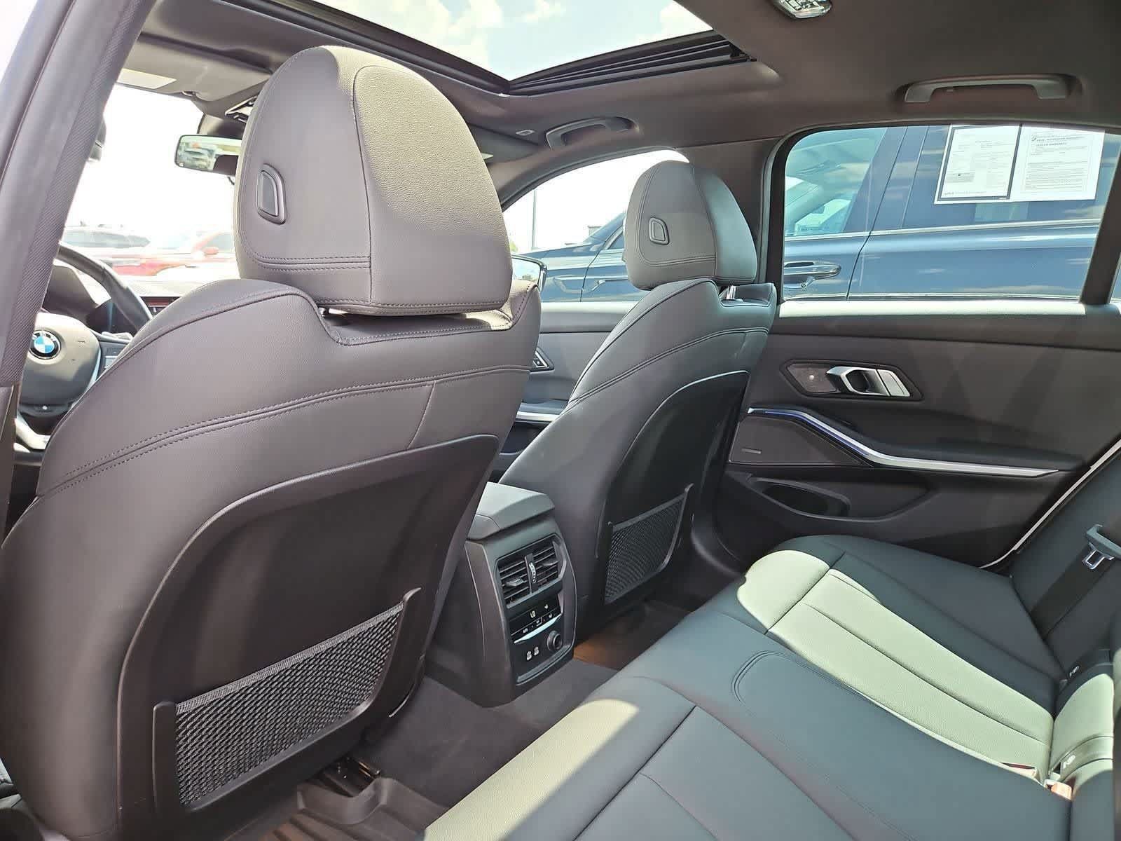 Used 2019 BMW 330i Sedan w/ Premium Package RWD image 18