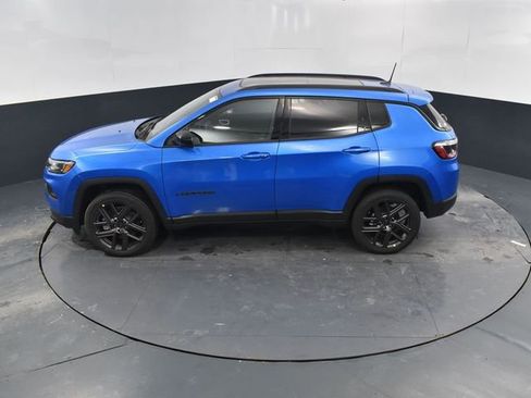 New 2026 Jeep Compass Latitude w/ Sun and Sound Group image 37