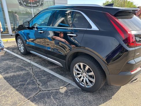 Used 2020 Cadillac XT4 Premium Luxury AWD/4WD image 2