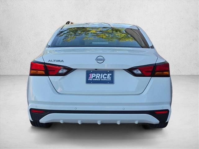Used 2025 Nissan Altima 2.5 SV FWD image 7