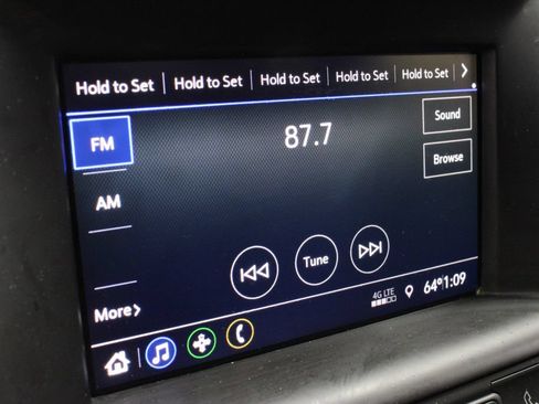 Used 2020 GMC Terrain SLE w/ Elevation Edition FWD image 2
