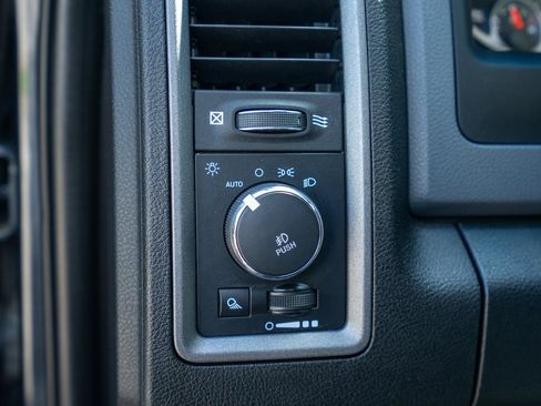 Used 2019 RAM 1500 Express w/ Wheel & Sound Group AWD/4WD image 17