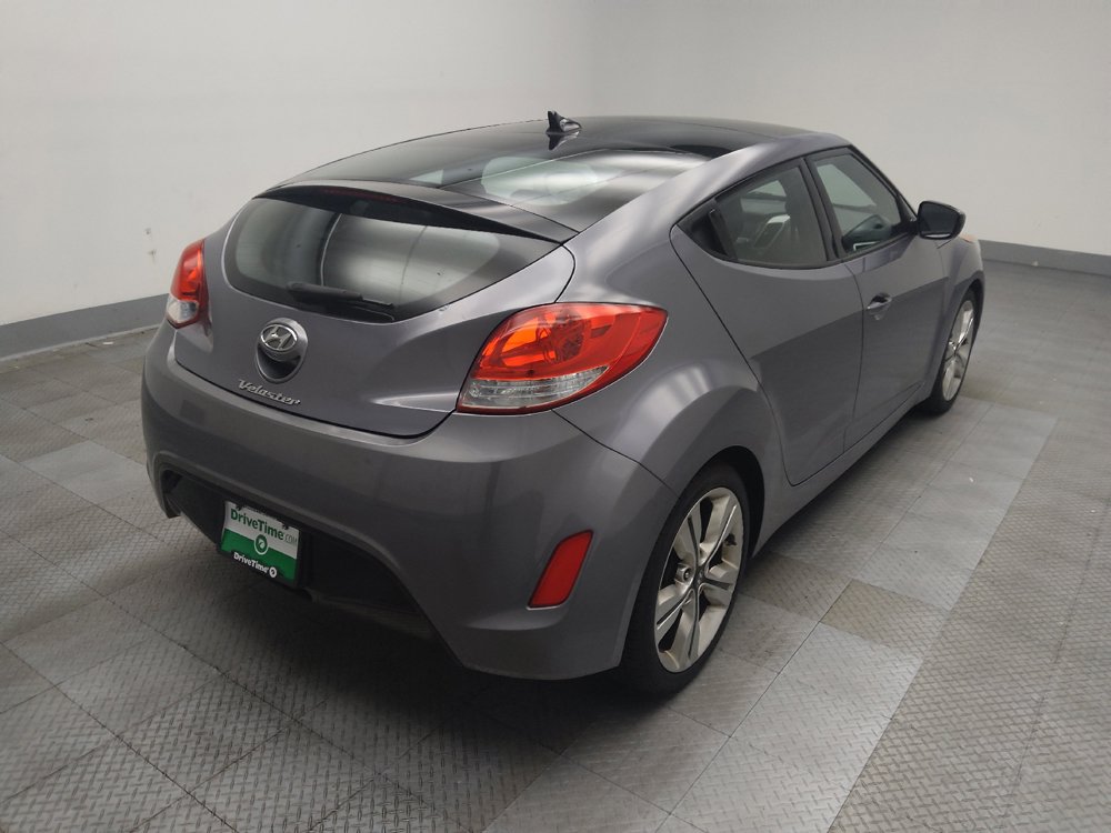 Used 2017 Hyundai Veloster Value Edition FWD image 9