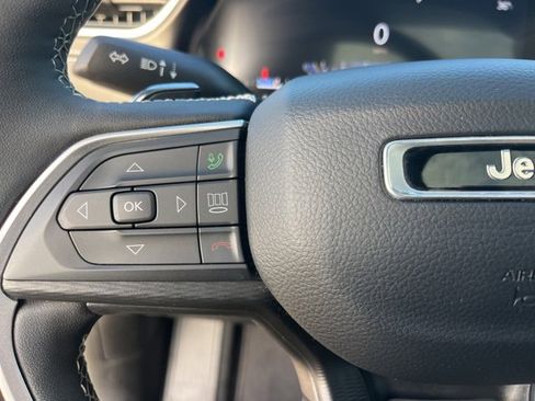 Used 2024 Jeep Grand Cherokee Altitude image 18