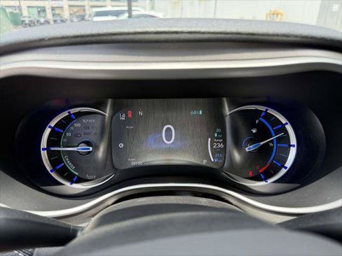Used 2022 Chrysler Pacifica Touring-L FWD image 27