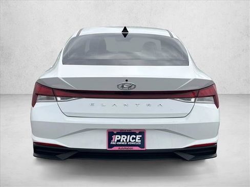 Used 2023 Hyundai Elantra SEL image 5