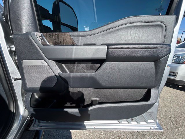 Used 2024 Ford F350 Lariat w/ Lariat Ultimate Package AWD/4WD image 39