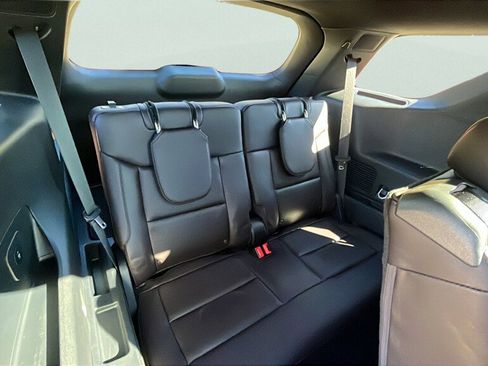 Used 2025 Ford Explorer Platinum image 20