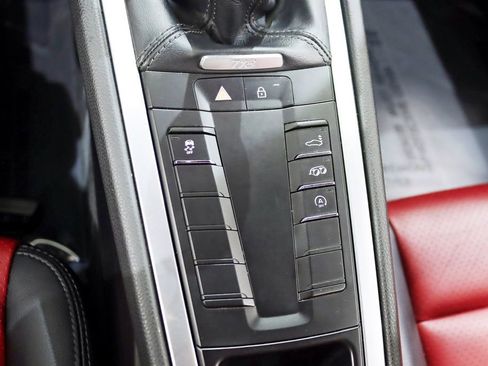 Used 2019 Porsche 718 Cayman S RWD image 24