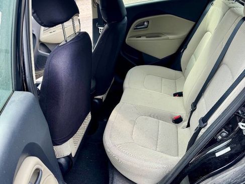 Used 2013 Kia Rio EX image 9