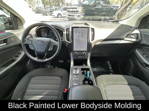 Used 2024 Ford Edge SE w/ Black Appearance Package AWD/4WD image 10