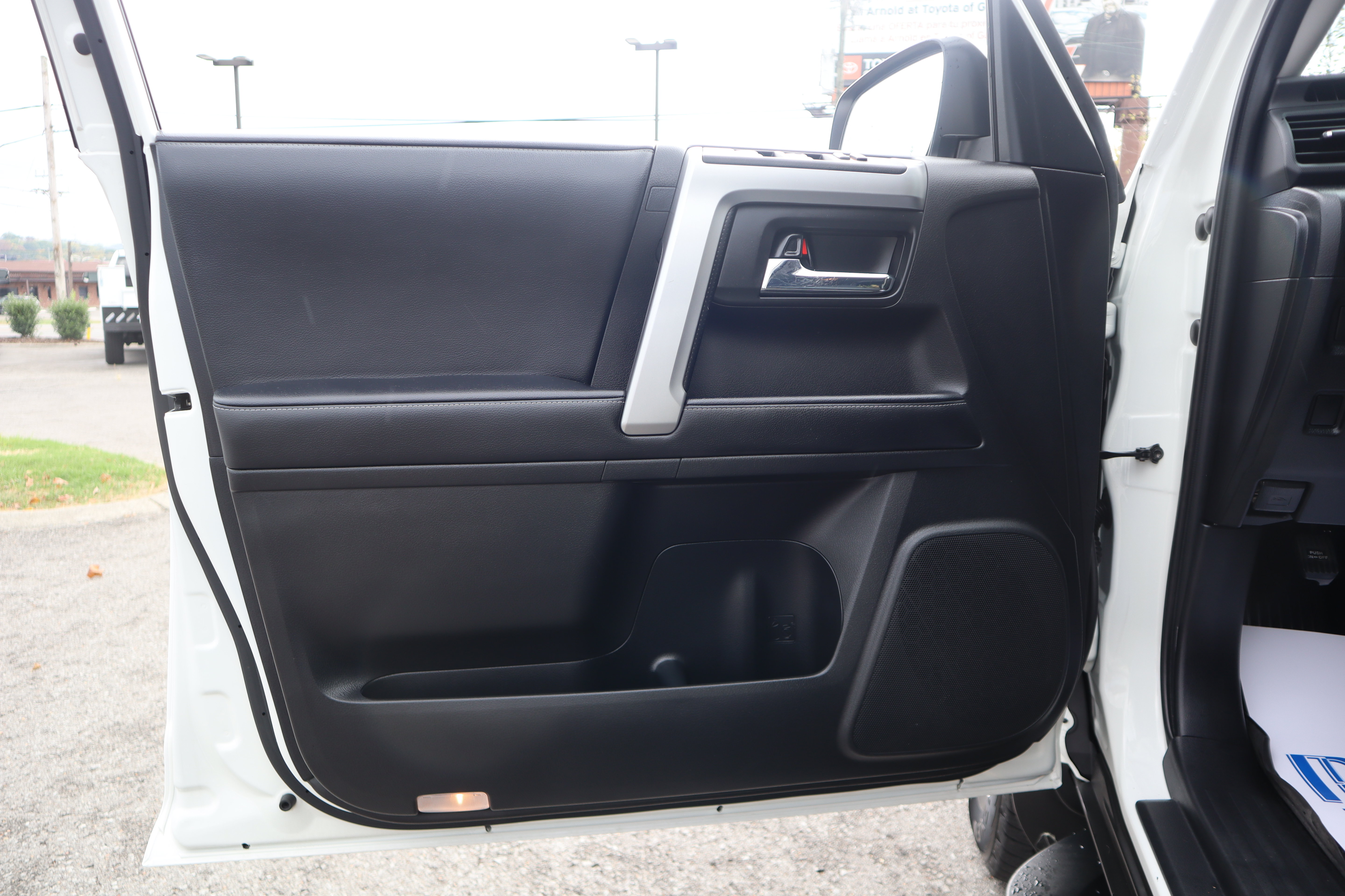 Used 2023 Toyota 4Runner SR5 Premium w/ Moonroof Package AWD/4WD image 11