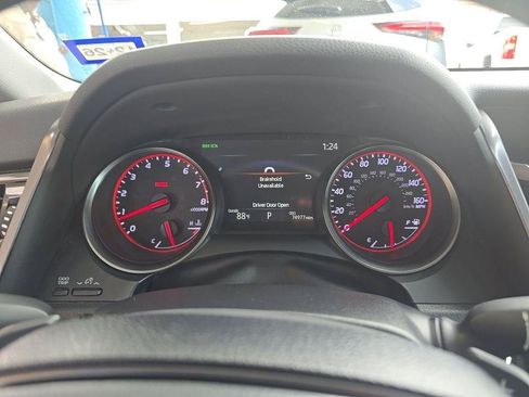 Used 2022 Toyota Camry XSE FWD image 12