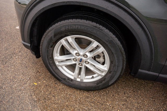 Used 2023 Ford Explorer XLT AWD/4WD image 12
