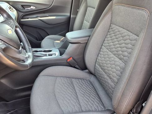 Used 2020 Chevrolet Equinox LT w/ Driver Convenience Package FWD image 3