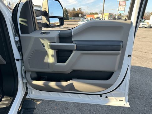 Used 2018 Ford F250 XLT w/ XLT Value Package image 48