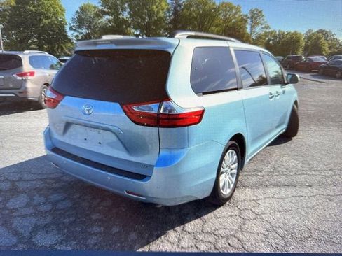 Used 2017 Toyota Sienna XLE w/ XLE Navigation Package FWD image 7