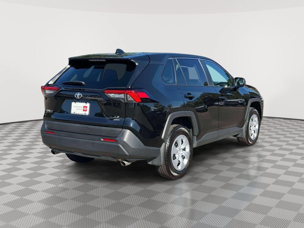 Used 2025 Toyota RAV4 LE AWD/4WD image 7