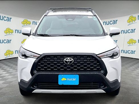 Used 2024 Toyota Corolla Cross LE image 2