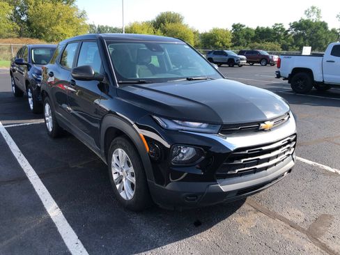 Used 2023 Chevrolet TrailBlazer LS FWD image 3