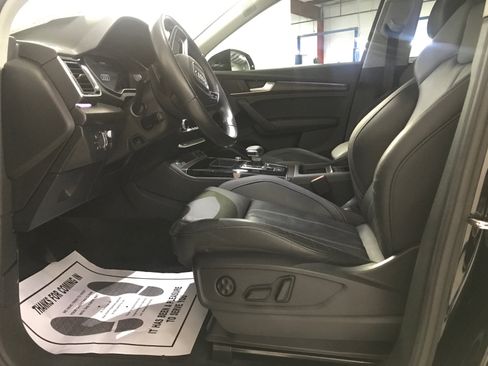 Used 2023 Audi Q5 2.0T Prestige w/ Prestige Package image 7