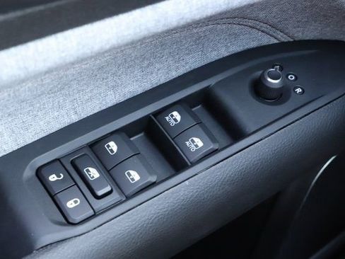 New 2024 Jeep Compass Latitude w/ Sun and Sound Group image 36