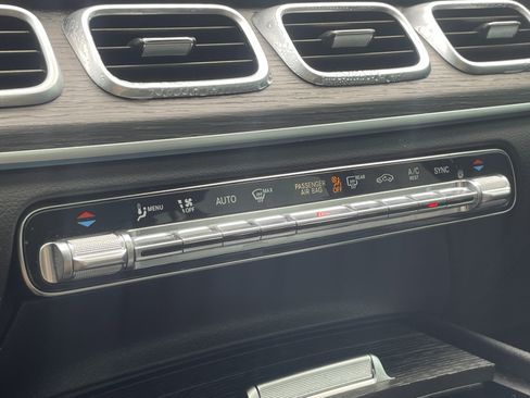 Used 2023 Mercedes-Benz GLS 580 4MATIC image 27